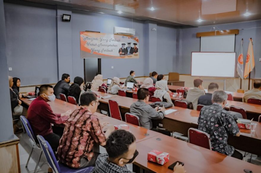 Deskripsi pendidikan kuliah